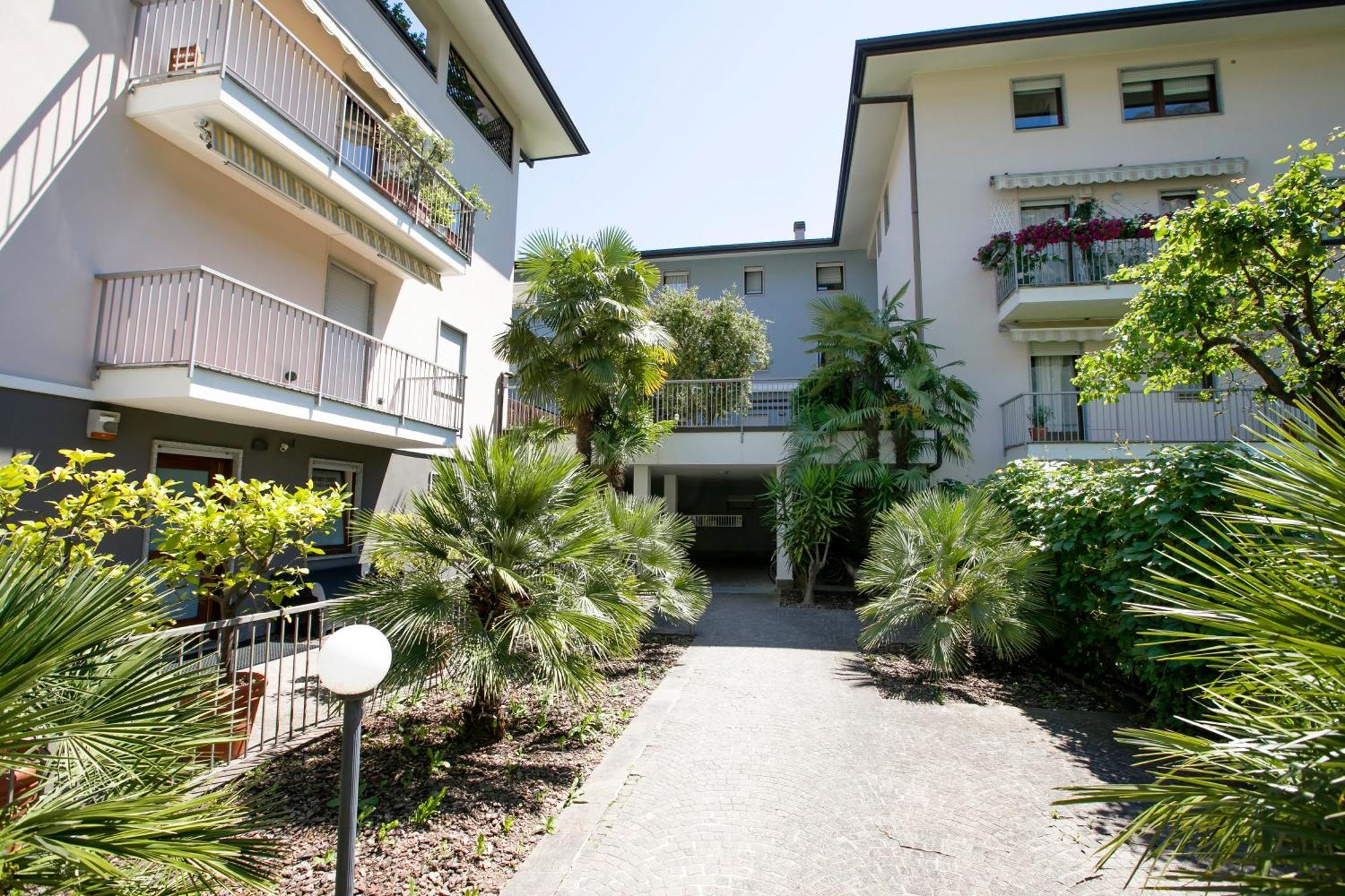 Elegance Suite Isabella - Happy Rentals Riva del Garda Exterior photo